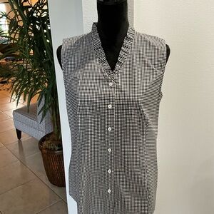 Talbots sleeveless wrinkle resistant blouse size 12.  Black and white NWT
